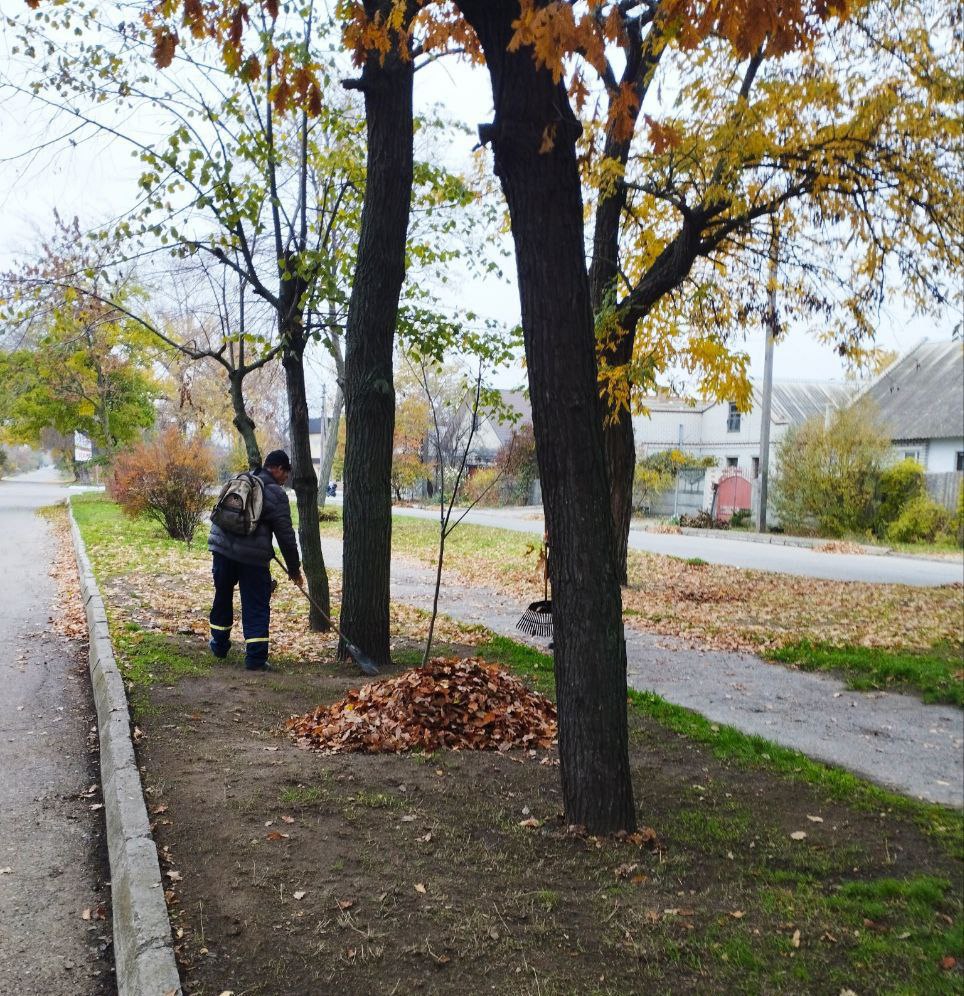 Коммунальные работники Каховки каждое утро выходят на улицы, чтобы поддерживать чистоту и благоустройство города Коммунальные работники Каховки каждое утро выходят на улицы, чтобы поддерживать чистоту и благоустройство города