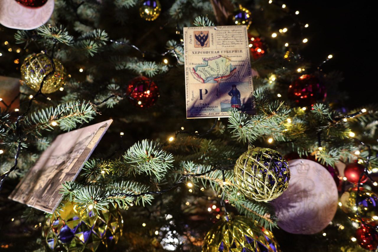 Новогодние выходные: официальные разъяснения Минтруда