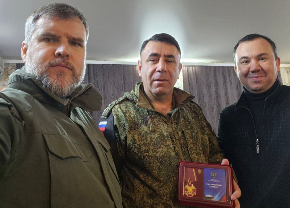 Гражданские участники СВО разных служебных уровней, служащие примером беззаветной преданности долгу РОССИИ, были отмечены и награждены орденом общественного признания "ЗА ЧЕСТЬ И ЗАКОН" Гражданские участники СВО разных служебных уровней, служащие примером беззаветной преданности долгу РОССИИ, были отмечены и награждены орденом общественного признания "ЗА ЧЕСТЬ И ЗАКОН"