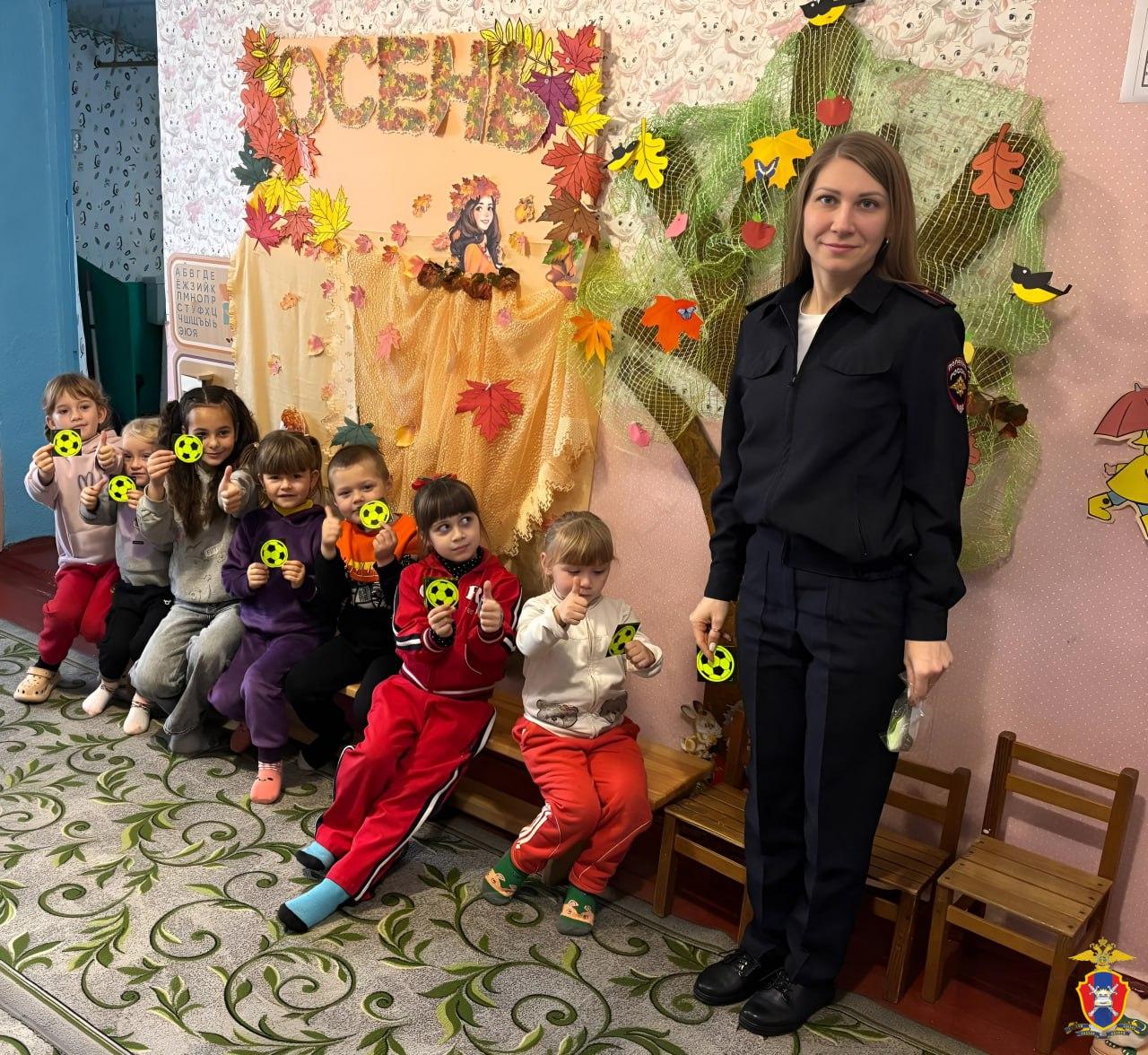 В Голопристанском округе Херсонской области сотрудники Госавтоинспекции провели профилактическое занятие с детсадовцами