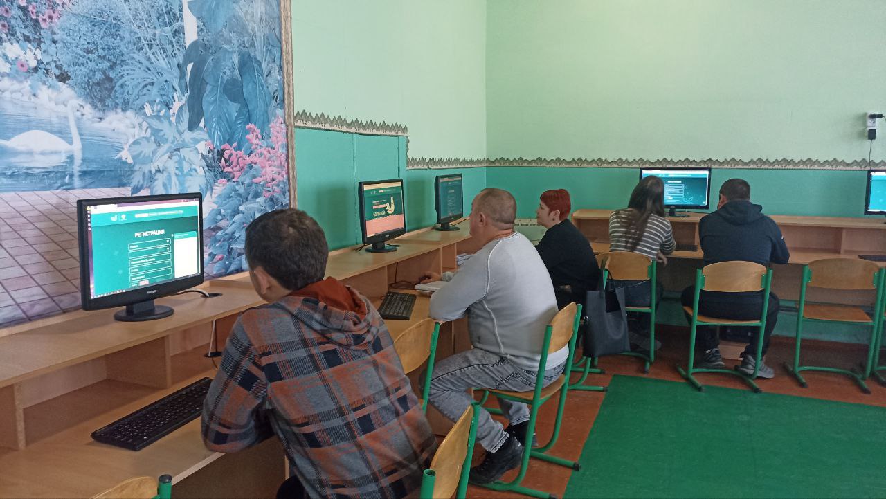 Обучающиеся и педагоги ГБОУ ХО "Верхнесерогозская школа Нижнесерогозского района" приняли участие в X Юбилейном Большом этнографическом диктанте — важной всероссийской просветительской акции, направленной на популяризацию... Обучающиеся и педагоги ГБОУ ХО "Верхнесерогозская школа Нижнесерогозского района" приняли участие в X Юбилейном Большом этнографическом диктанте — важной всероссийской просветительской акции, направленной на популяризацию...