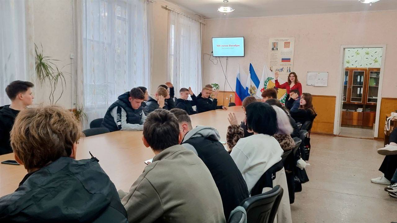 108-я годовщина Великой Октябрьской социалистической революции стала поводом для серии патриотических мероприятий на Херсонщине 108-я годовщина Великой Октябрьской социалистической революции стала поводом для серии патриотических мероприятий на Херсонщине