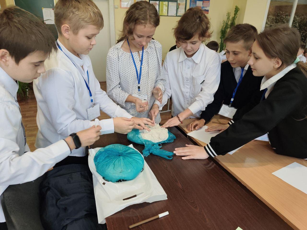 Отходы в искусство: мастер-класс по экологии для школьников