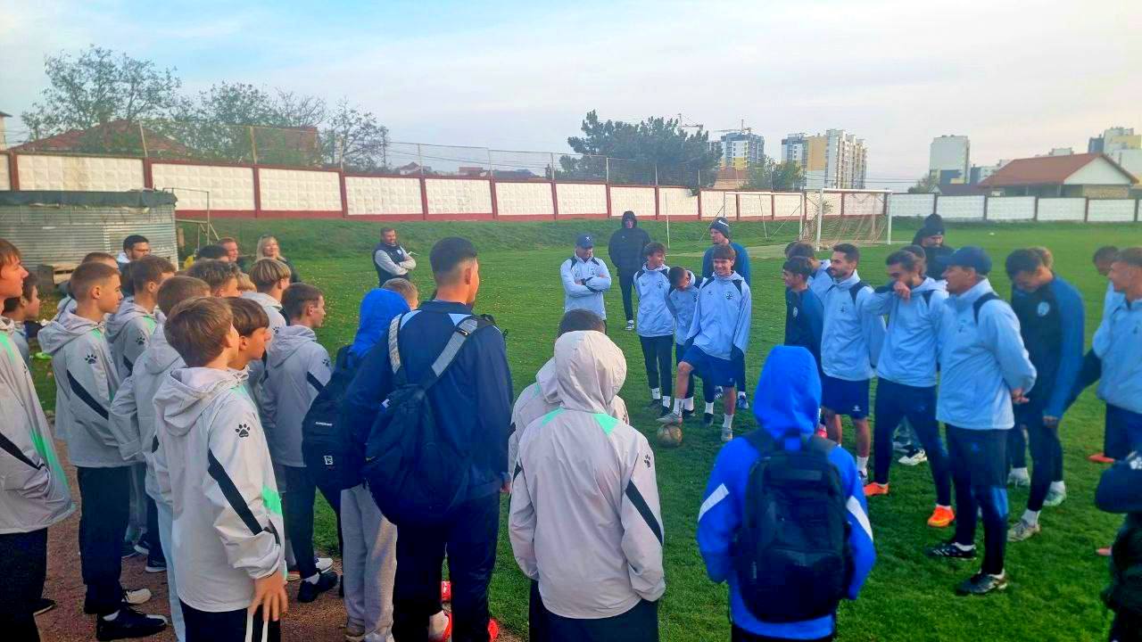 Владимир Сальдо: Юные футболисты Новотроицка и Геническа побывали на базе ФК «Фрегат»
