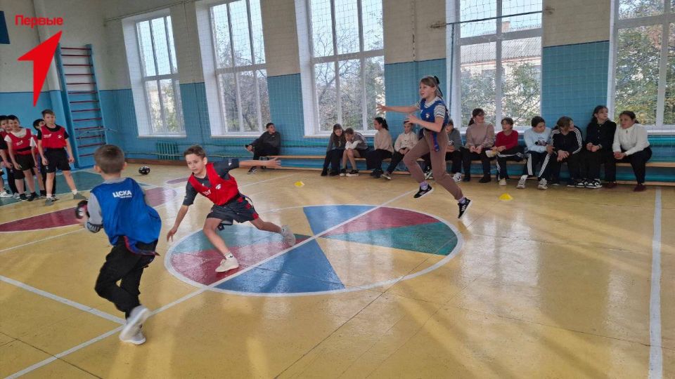 Первые Сивашской школы № 1 познакомились с регби Первые Сивашской школы № 1 познакомились с регби