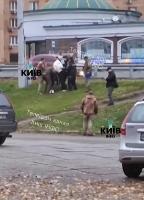 Очередной случай силовой мобилизации на Оболони попал на видео и "разлетается" по сети