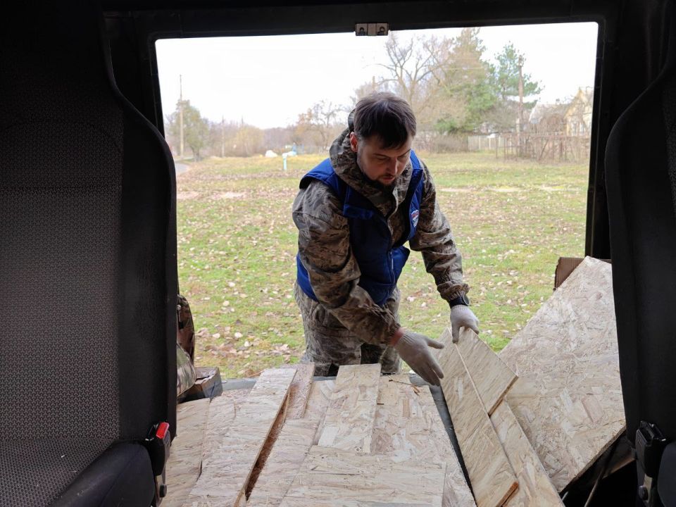 Херсонские волонтеры «Единой России» рассказали о том, как восстанавливают дома в Курском приграничье пенсионерам и помогают участникам СВО и их близким Херсонские волонтеры «Единой России» рассказали о том, как восстанавливают дома в Курском приграничье пенсионерам и помогают участникам СВО и их близким