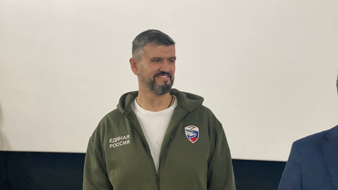 Дети Херсонской области первыми увидели новую российскую комедию-фэнтези «Яга на нашу голову» благодаря «Единой России» Дети Херсонской области первыми увидели новую российскую комедию-фэнтези «Яга на нашу голову» благодаря «Единой России»