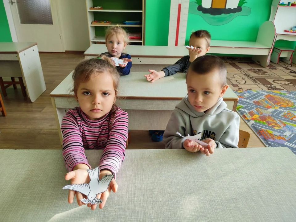 «Голубь — символ мира»: тематический день в детском саду «Голубь — символ мира»: тематический день в детском саду