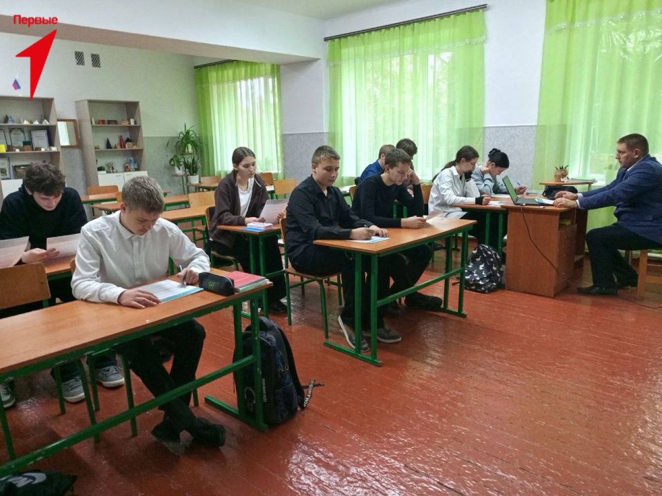 Первые Чаплинской школы №2 присоединились ко Всероссийской акции «Большой этнографический диктант» Первые Чаплинской школы №2 присоединились ко Всероссийской акции «Большой этнографический диктант»