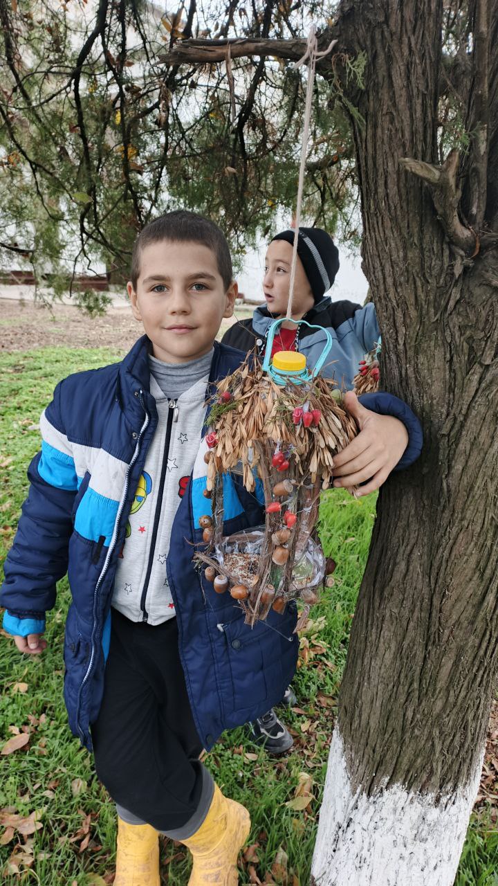 Мастер-класс по изготовлению кормушек прошел в селе Семихатки Мастер-класс по изготовлению кормушек прошел в селе Семихатки