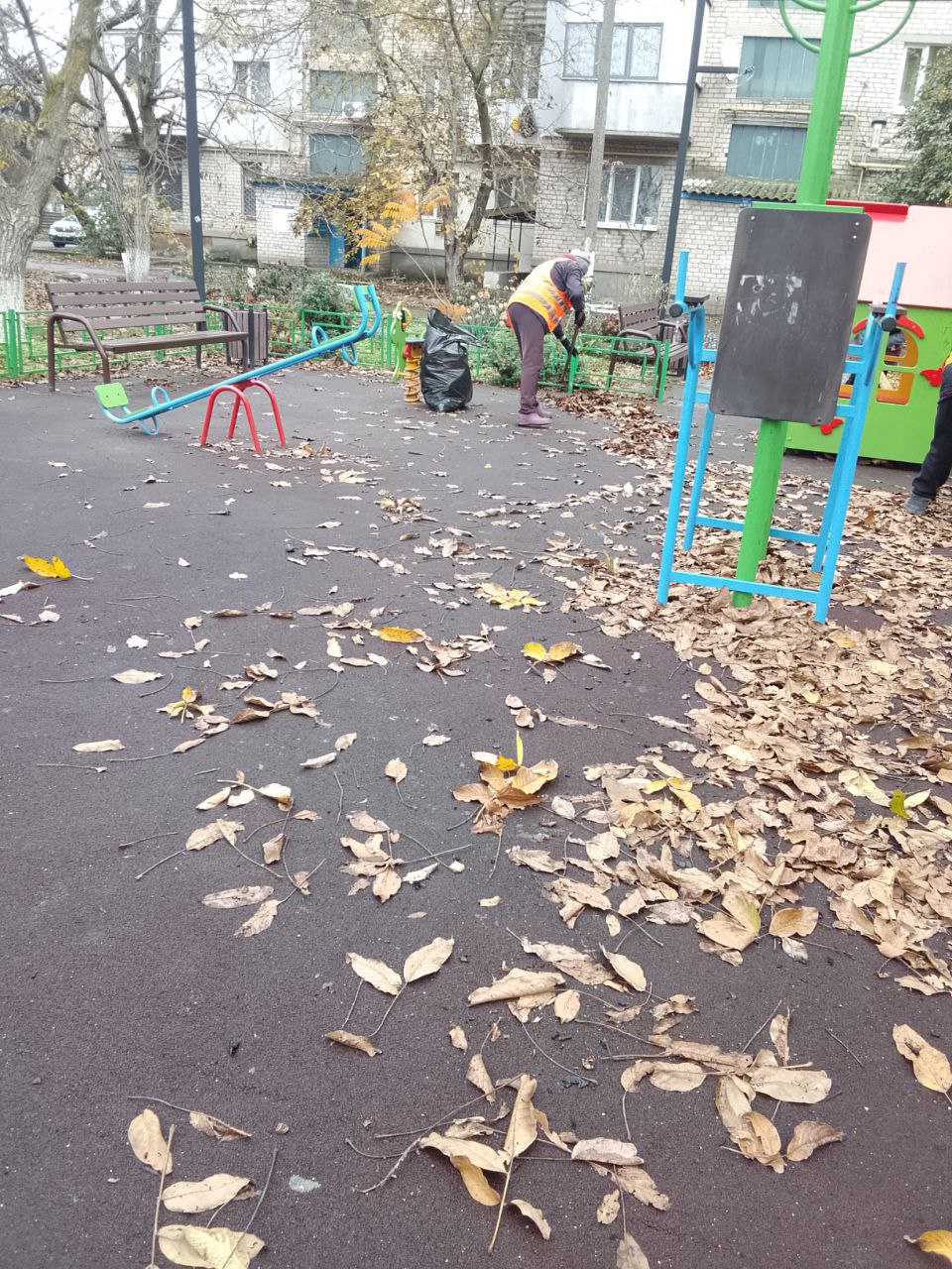 В рамках системной работы по благоустройству и созданию комфортной городской среды работники МКУ “Горжилстрой” провели работы по уборке и приведению в порядок общественных пространств В рамках системной работы по благоустройству и созданию комфортной городской среды работники МКУ “Горжилстрой” провели работы по уборке и приведению в порядок общественных пространств