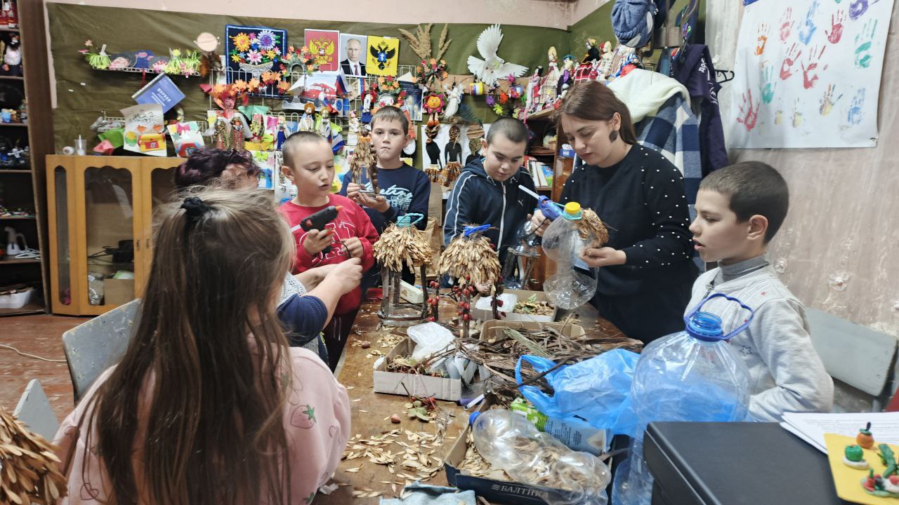 Мастер-класс по изготовлению кормушек прошел в селе Семихатки