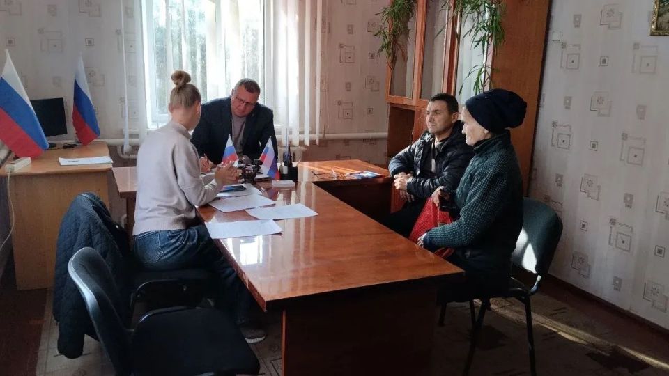 В Доброполье на выездном приеме граждан обсудили открытие церкви и социальные вопросы В Доброполье на выездном приеме граждан обсудили открытие церкви и социальные вопросы