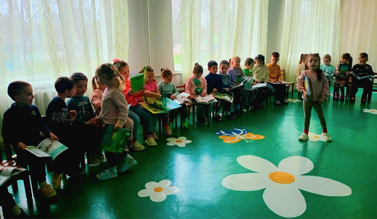 12 ноября 2025 года Нижнесерогозская центральная районная библиотека организовала в Нижнесерогозском детском саду № 1 увлекательное мероприятие, посвящённое Дню синички 12 ноября 2025 года Нижнесерогозская центральная районная библиотека организовала в Нижнесерогозском детском саду № 1 увлекательное мероприятие, посвящённое Дню синички