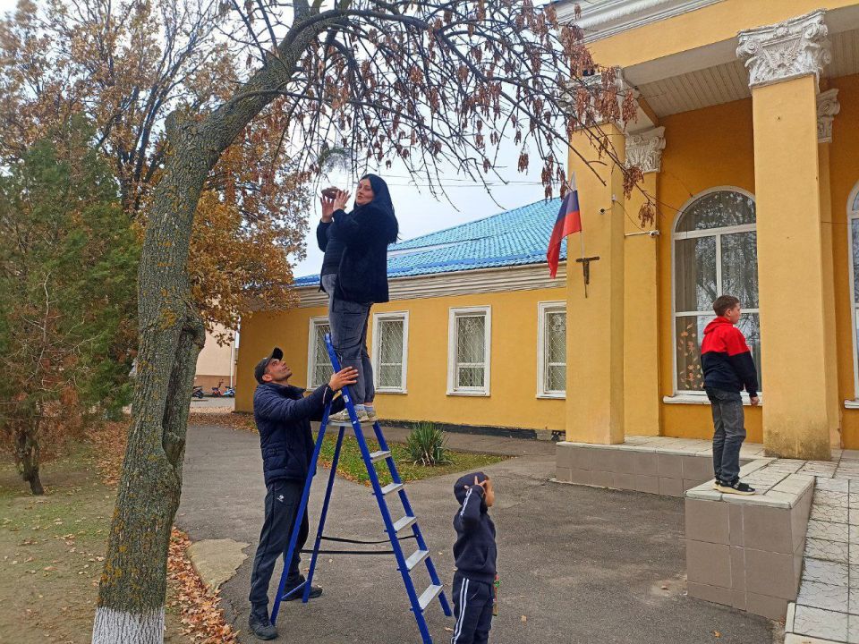 В Любимовской библиотеке ко Дню синички прошёл зоо-портрет «Непоседа, невеличка - желтогрудая синичка» В Любимовской библиотеке ко Дню синички прошёл зоо-портрет «Непоседа, невеличка - желтогрудая синичка»