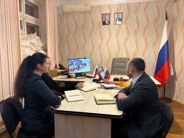 Сотрудники администрации округа подключились к прямой линии с Губернатором Владимиром Сальдо