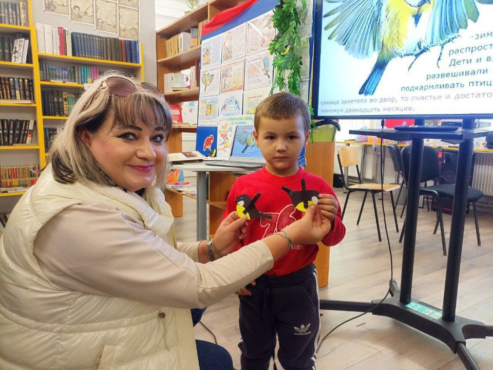 В Любимовской библиотеке ко Дню синички прошёл зоо-портрет «Непоседа, невеличка - желтогрудая синичка» В Любимовской библиотеке ко Дню синички прошёл зоо-портрет «Непоседа, невеличка - желтогрудая синичка»