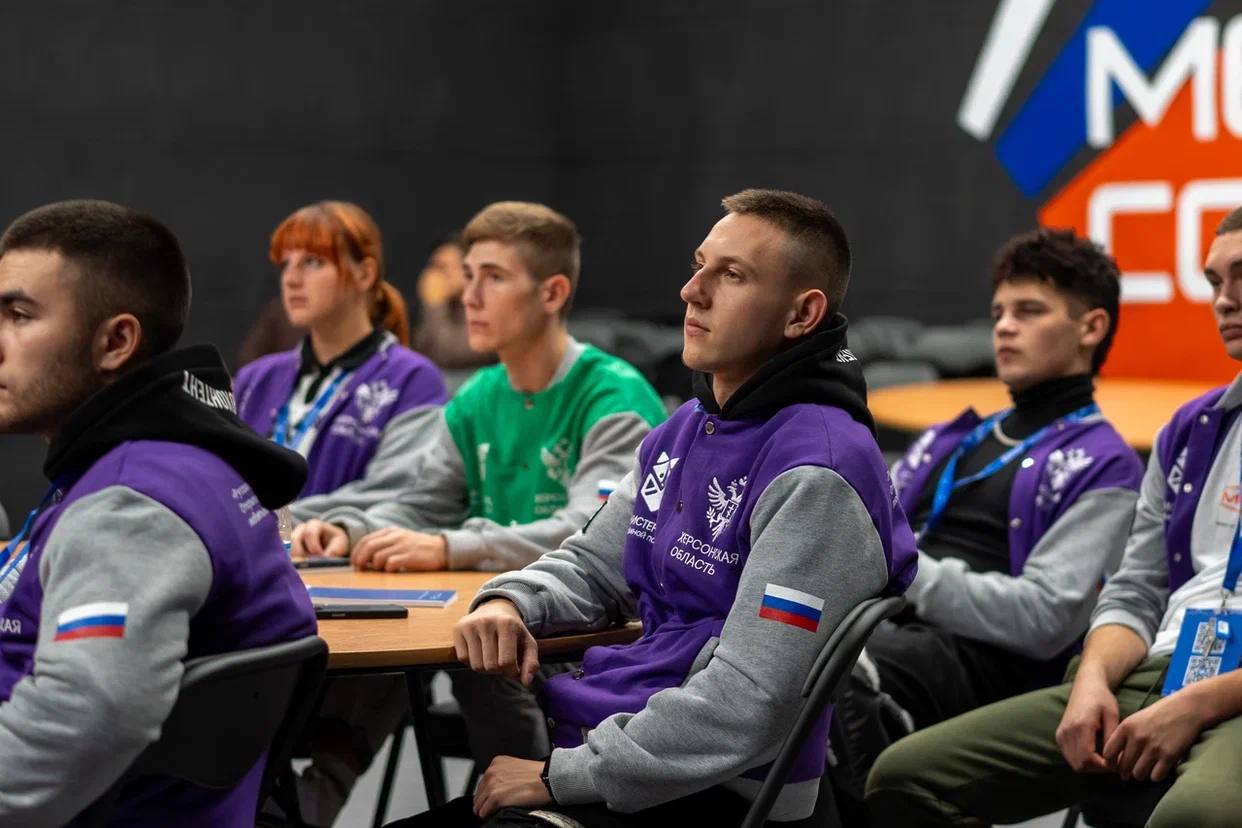 Документальный фильм «Незримый фронт» о подвиге волонтеров, поддерживающих участников СВО и мирных жителей, показали на молодежном форуме Херсонщины Документальный фильм «Незримый фронт» о подвиге волонтеров, поддерживающих участников СВО и мирных жителей, показали на молодежном форуме Херсонщины