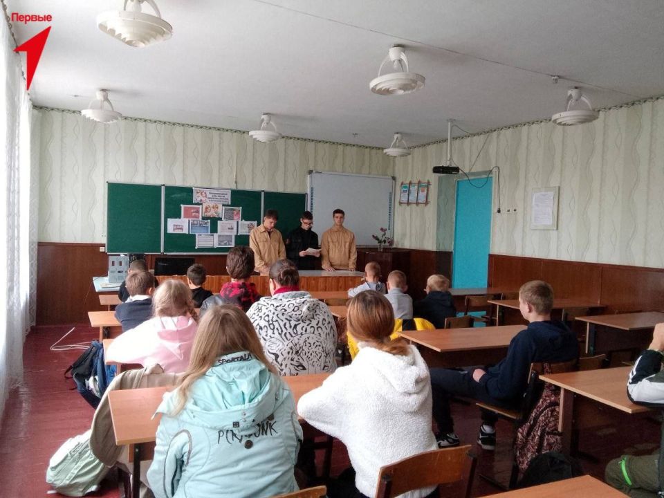 Юнармейцы Горьковской школы провели открытый урок для учащихся Юнармейцы Горьковской школы провели открытый урок для учащихся