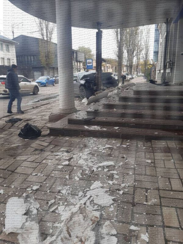 Одесса: прилёт в приморский бизнес центр...Zeekr ВЛЕТЕЛ Одесса: прилёт в приморский бизнес центр...Zeekr ВЛЕТЕЛ