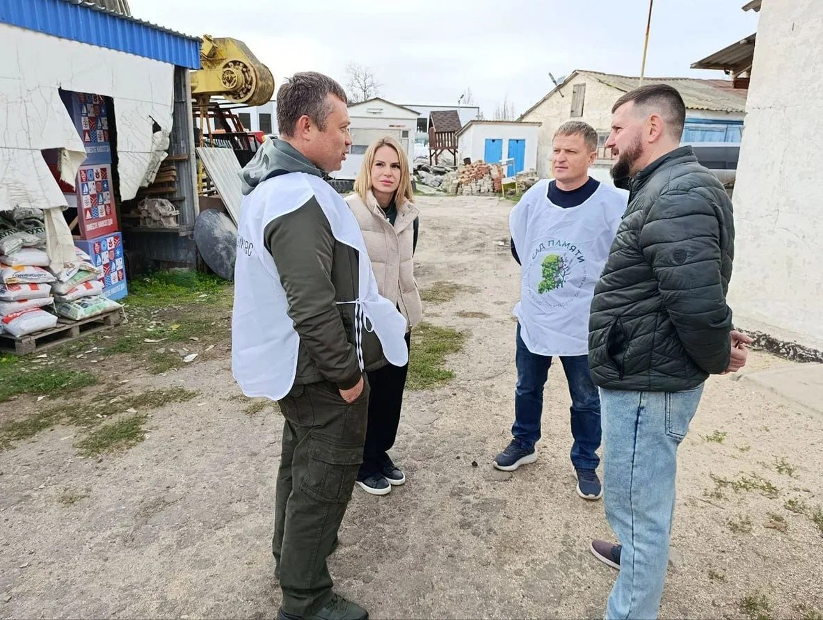 В Геническе приют для животных получил 300 кг корма