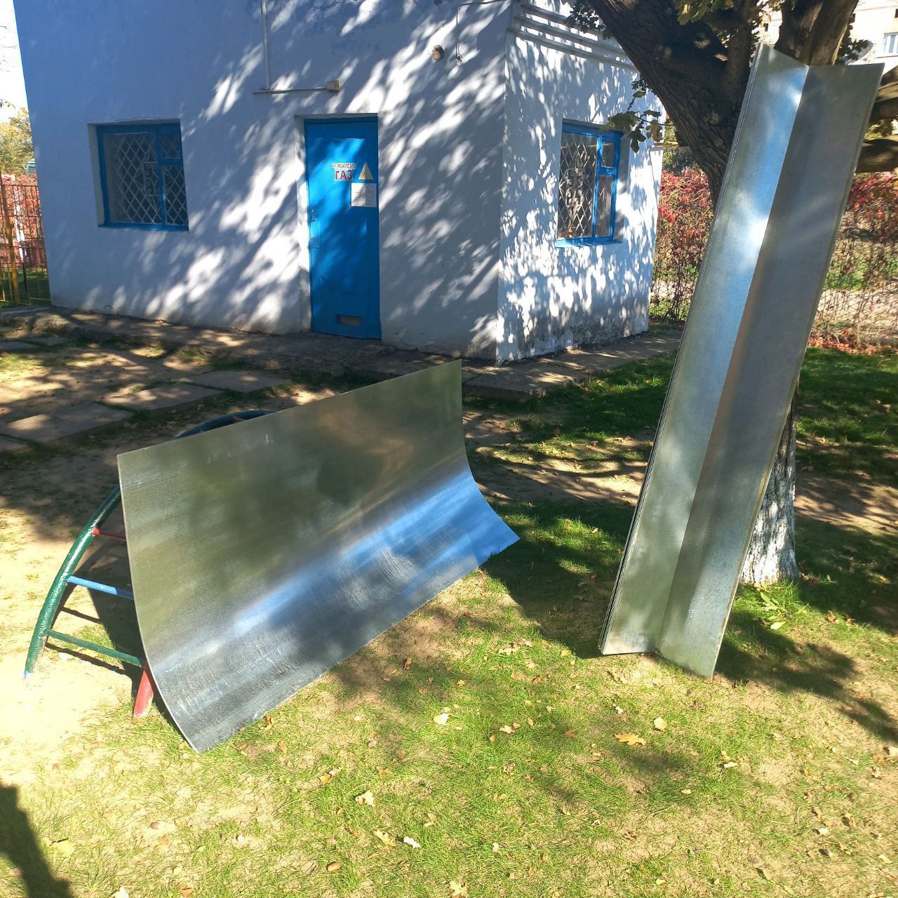 Депутат Виталий Сметанин оказал помощь в решении проблемы ремонта крыши детского сада "Сказка" Депутат Виталий Сметанин оказал помощь в решении проблемы ремонта крыши детского сада "Сказка"