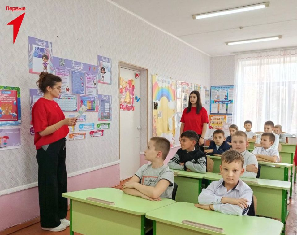 Первые Чаплинской школы № 2 провели необычный урок для второклассников Первые Чаплинской школы № 2 провели необычный урок для второклассников