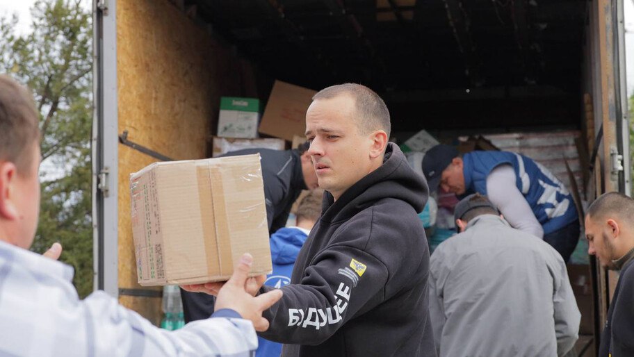 Восемь семей из Голопристанского округа получили гуманитарную помощь