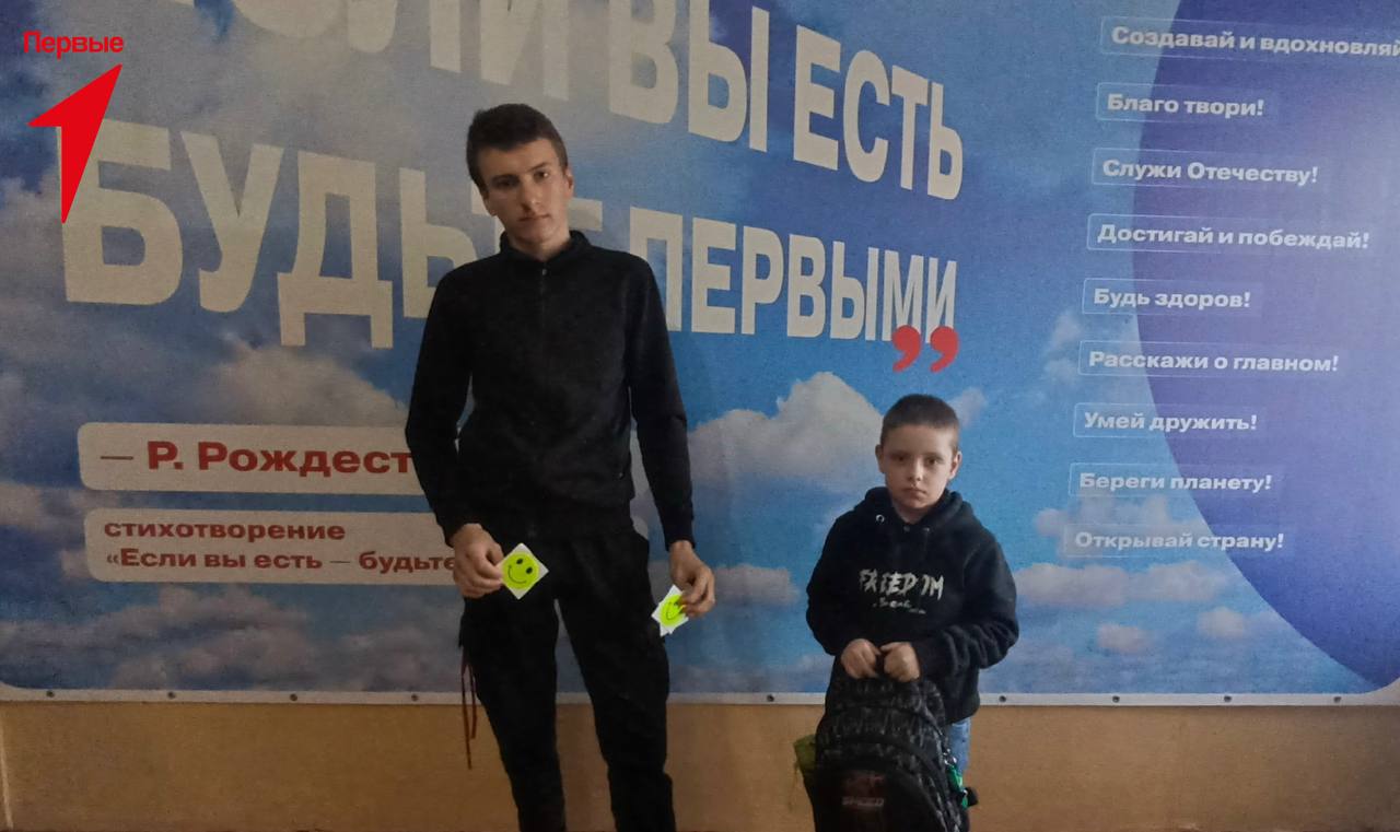 Первые Новопокровской школы провели акцию «Засветись!» Первые Новопокровской школы провели акцию «Засветись!»