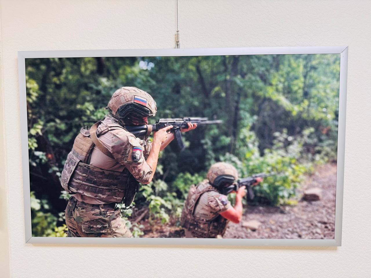 Константин Басюк: Герои «ТРУБЫ». Сегодня в Совете Федерации вместе с вице-спикером СФ Юрием Воробьёвым, председателем Комитета по обороне и безопасности Владимиром Булавиным, коллегами по Комитету, поучаствовал в открытии... Константин Басюк: Герои «ТРУБЫ». Сегодня в Совете Федерации вместе с вице-спикером СФ Юрием Воробьёвым, председателем Комитета по обороне и безопасности Владимиром Булавиным, коллегами по Комитету, поучаствовал в открытии...