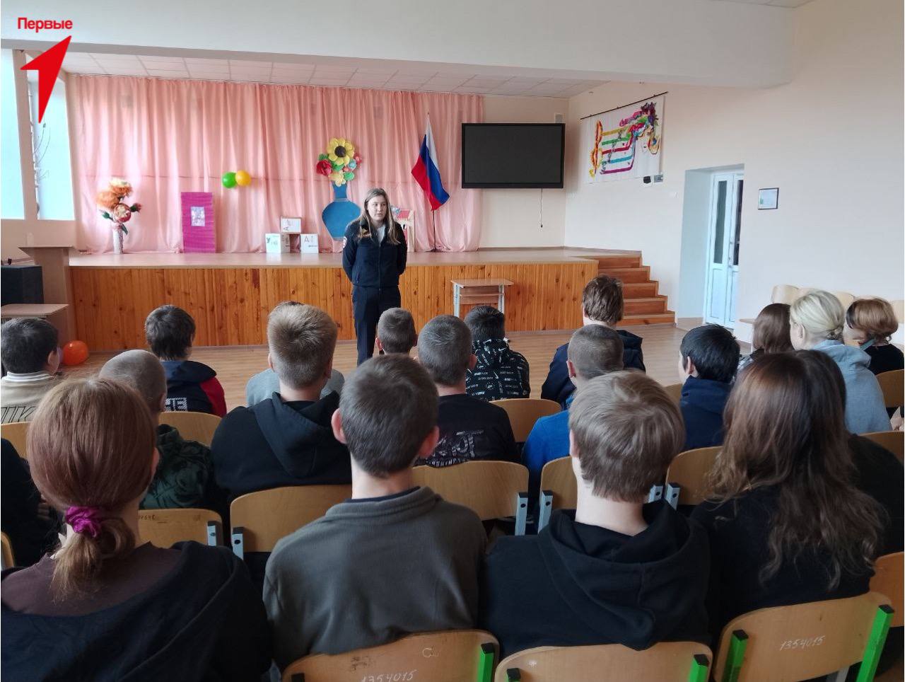 В Лазурненской школе прошла профилактическая встреча в рамках акции «Чистое поколение — 2025»