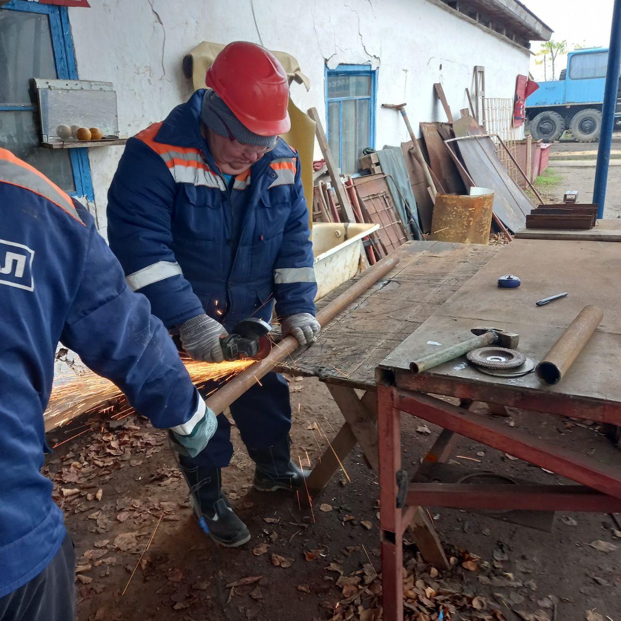 Рязанские бригады изготовили и установили регистры отопления в администрации Чаплынки