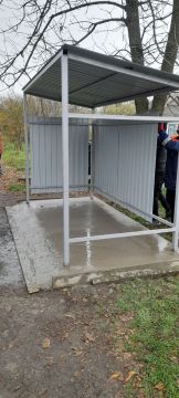 Евгения Кузьменко: Сотрудники Новотроицкого жилищно-коммунального предприятия продолжают возведение специализированных площадок для контейнеров сбора бытовых отходов