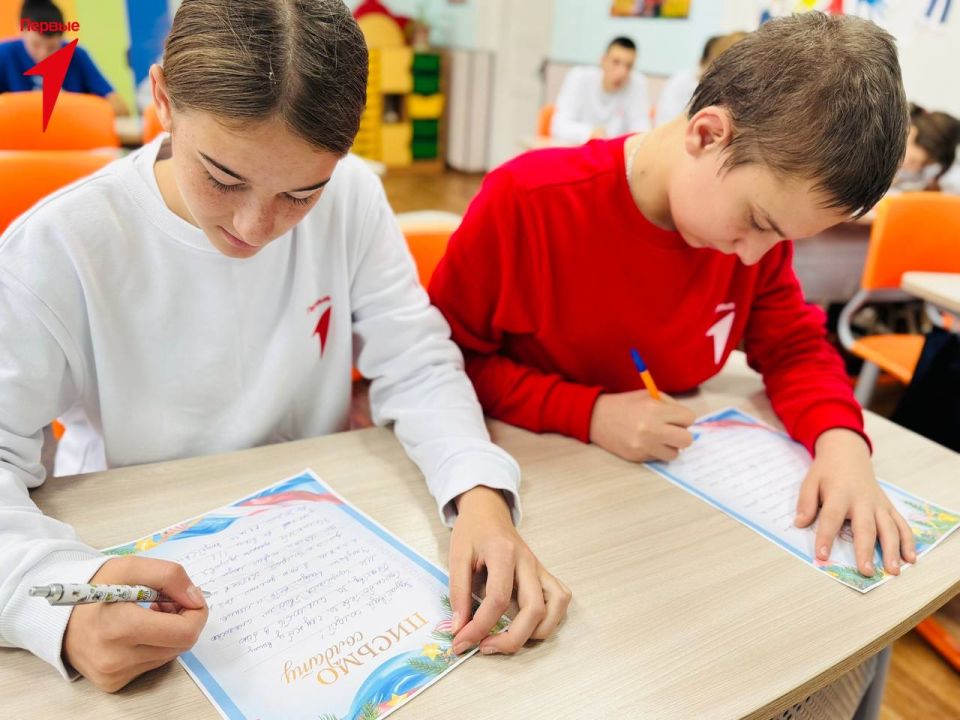 Первые Строгановской школы присоединились к акции «Письмо солдату» Первые Строгановской школы присоединились к акции «Письмо солдату»