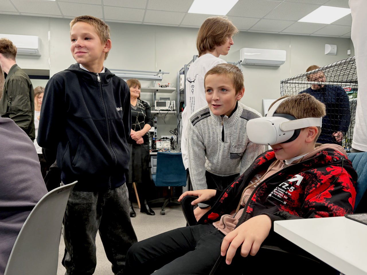 Погружение в мир технологий будущего! Погружение в мир технологий будущего!