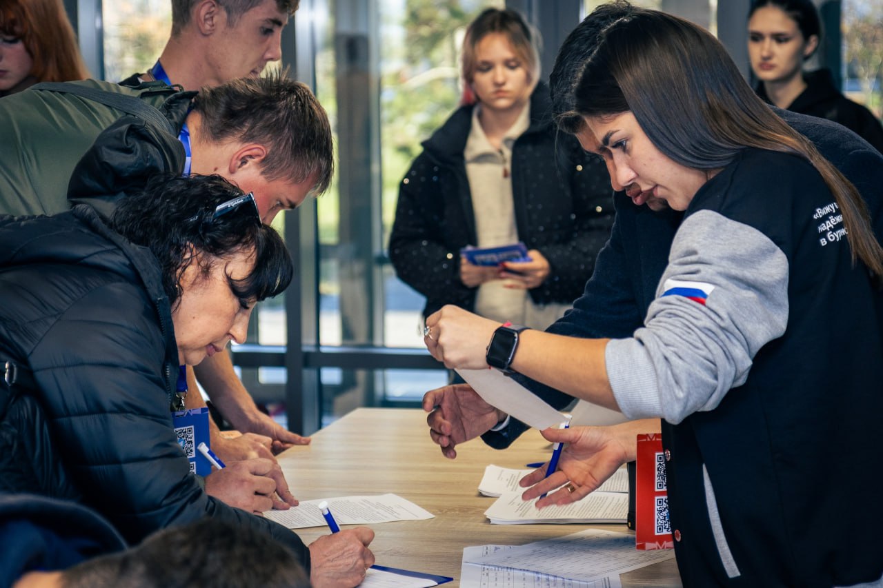 Мне посчастливилось стать частью этого невероятного события — форума «Будь с нами», где собралась активная и целеустремлённая молодёжь региона