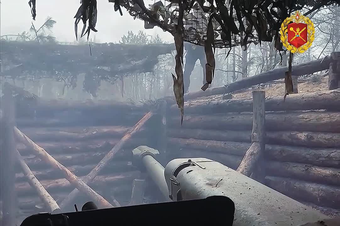 Расчеты гаубиц Д-30 уничтожили замаскированный пункт управления ВСУ с находившимся внутри личным составом на правом берегу Днепра