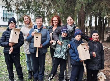 Экологи и юные спортсмены помогли зимующим птицам