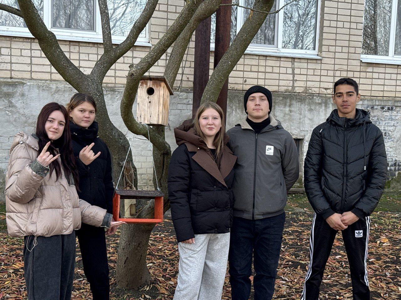 В Костогрызовском сельском клубе прошла экологическая акция «Покормите птиц»