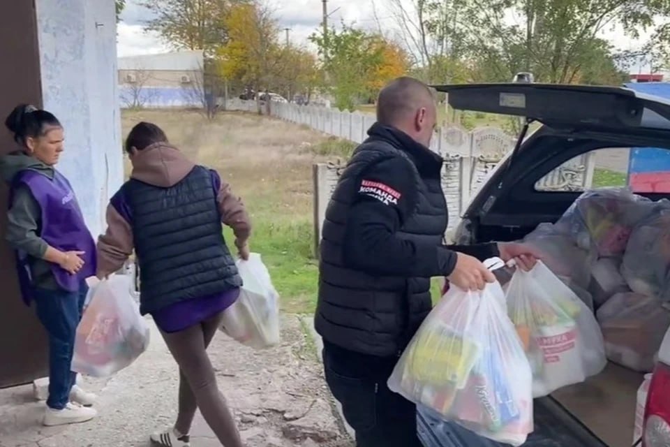 Четыре тонны гумпомощи доставил херсонский Народный фронт за месяц