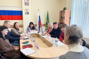 Губернатор Сальдо дал указание отремонтировать детскую площадку в Новониколаевке