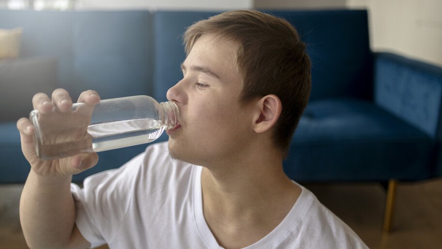 Врач рассказала, почему зимой важно пить достаточно воды