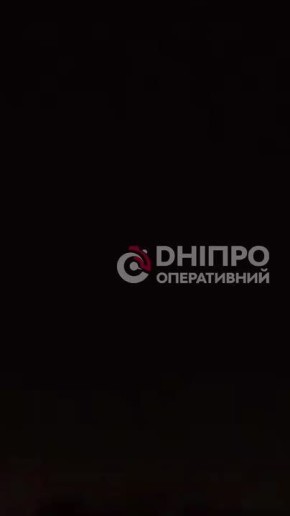 Ночью после налёта дронов Герань-2 по объекту в Днепропетровске, вспыхнул сильный пожар