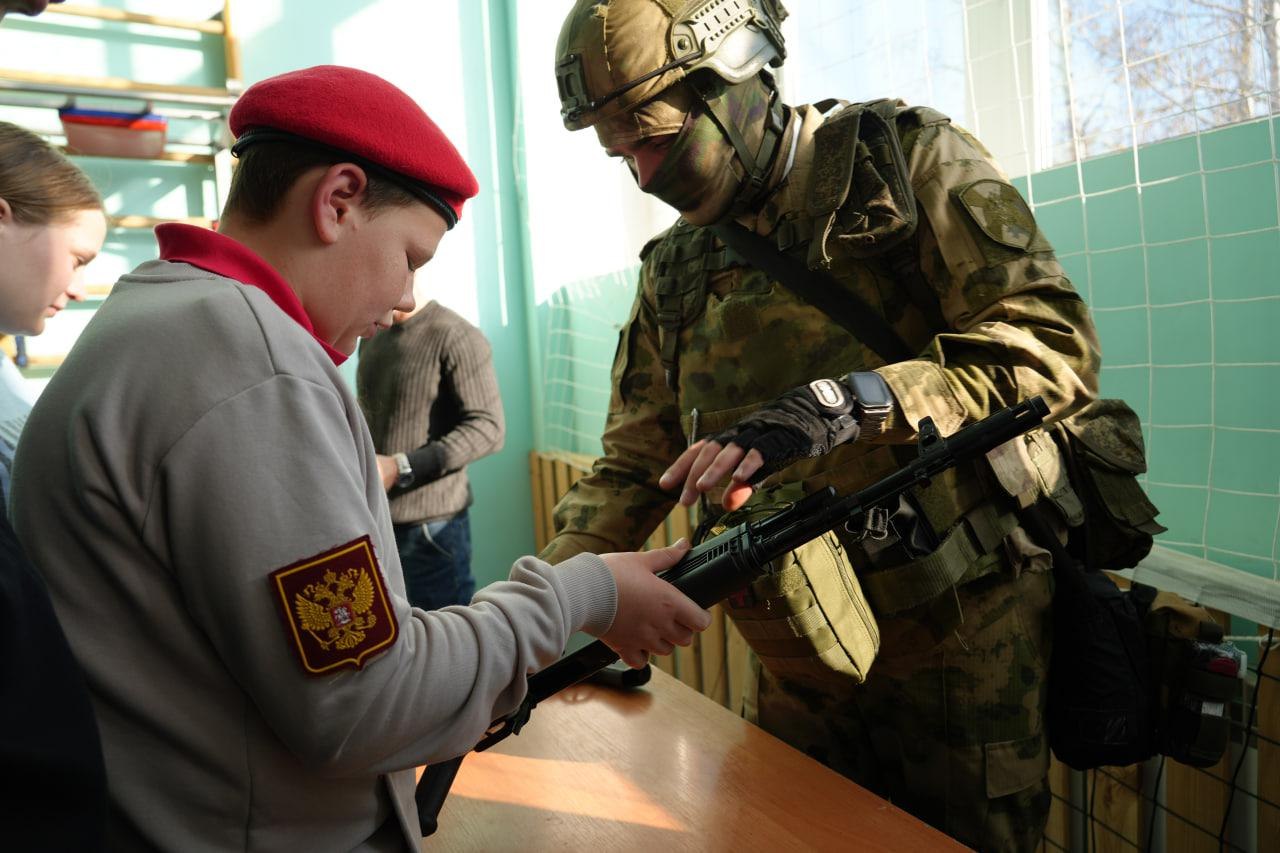 В Геническе отметили Всероссийский День призывника