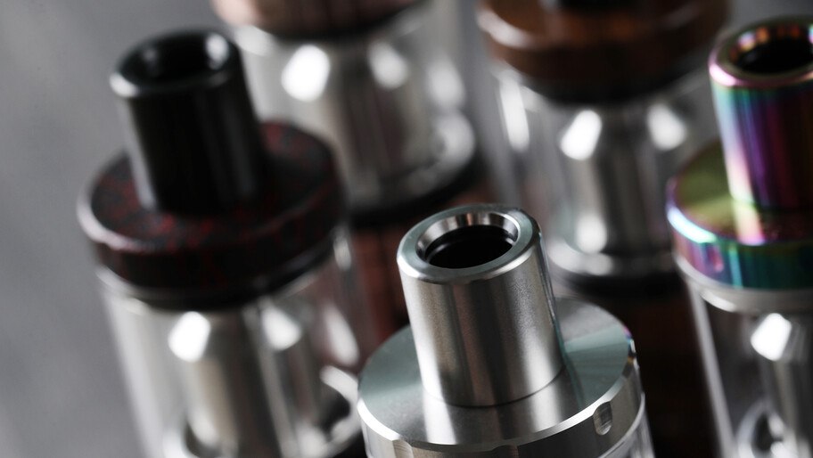 Более 20 регионов России выразили готовность ввести запрет на продажу вейпов