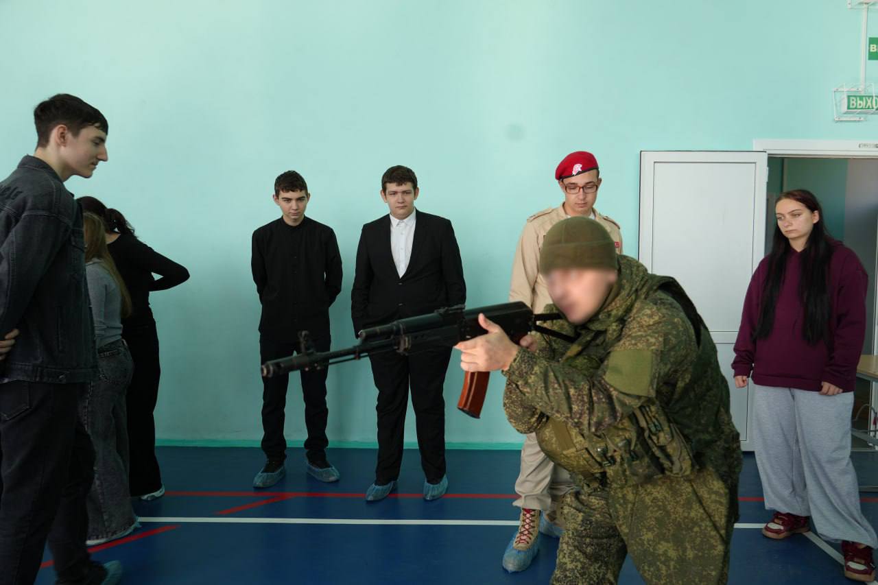 В Геническе отметили Всероссийский День призывника В Геническе отметили Всероссийский День призывника