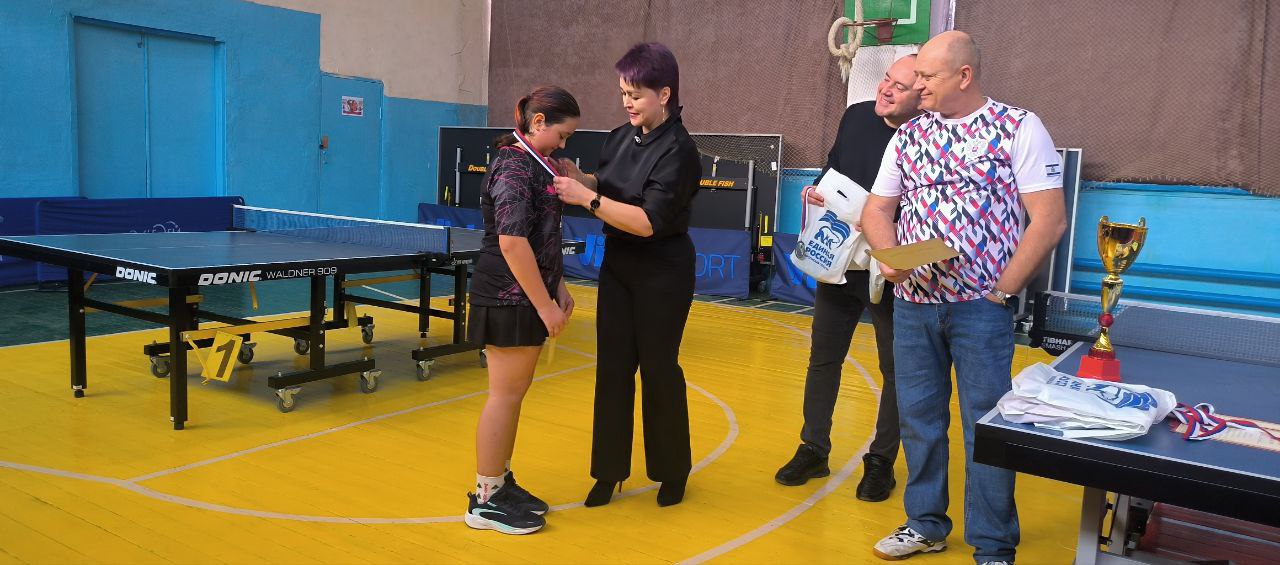 В Геническе теннисисты поборолись за Кубок Главы округа В Геническе теннисисты поборолись за Кубок Главы округа