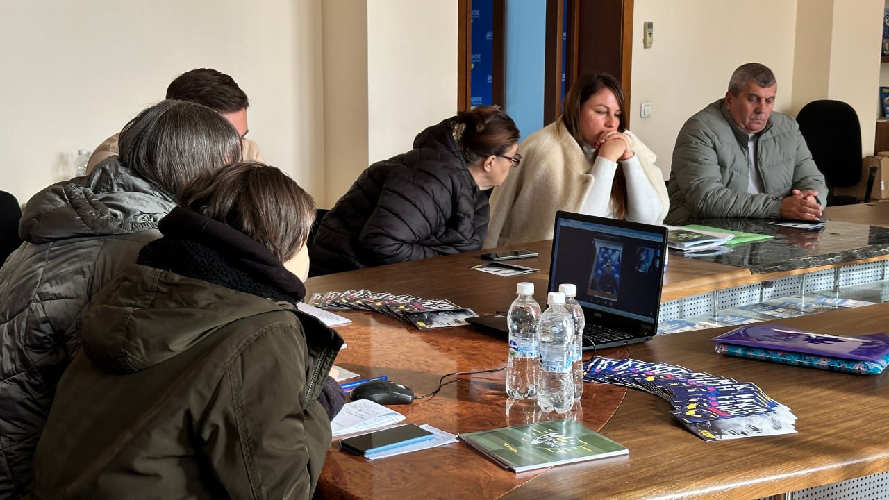 Андрей Луговой: Личную встречу с жителями ДНР, ЛНР и Херсонской области провел по видеосвязи в рамках Всероссийского приёма граждан Андрей Луговой: Личную встречу с жителями ДНР, ЛНР и Херсонской области провел по видеосвязи в рамках Всероссийского приёма граждан