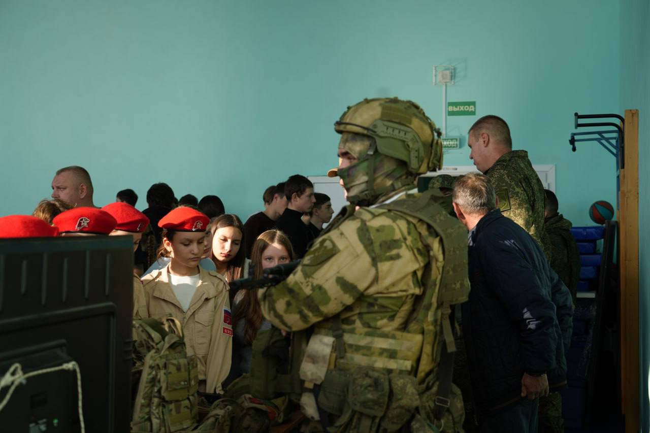 В Геническе отметили Всероссийский День призывника В Геническе отметили Всероссийский День призывника